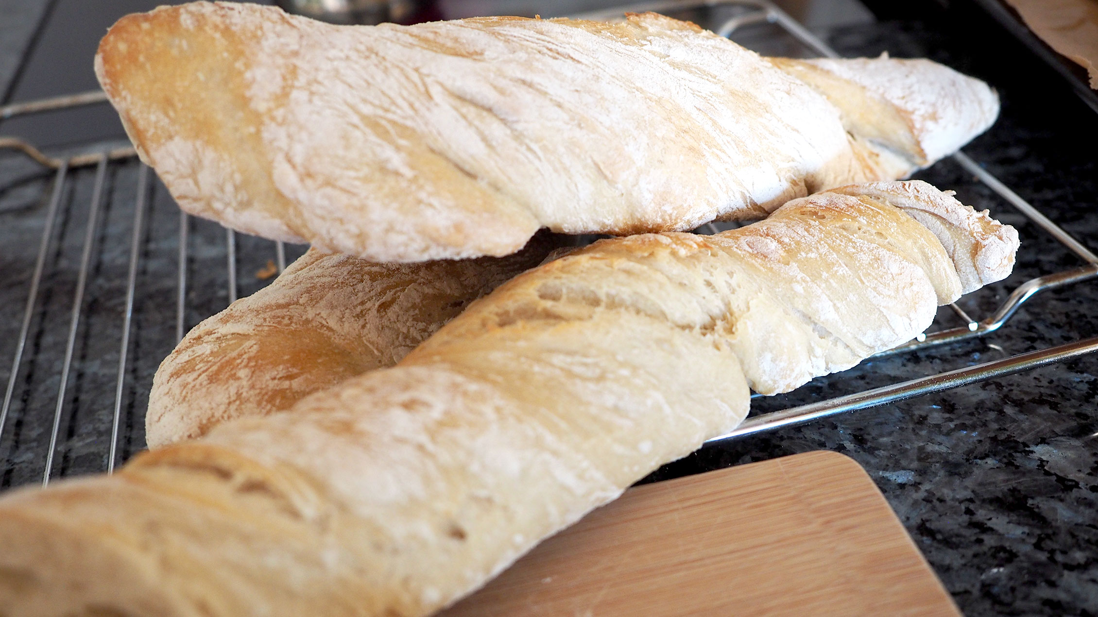 Excellent food at Bergh am BERG in the holiday apartments in the Outdoorpark Oberdrautal: homemade white bread.